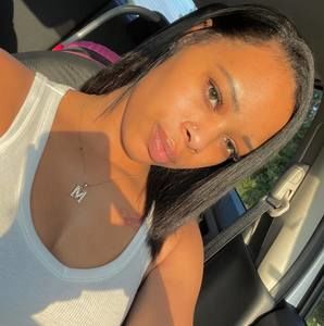 Meet your Posher, Cierra